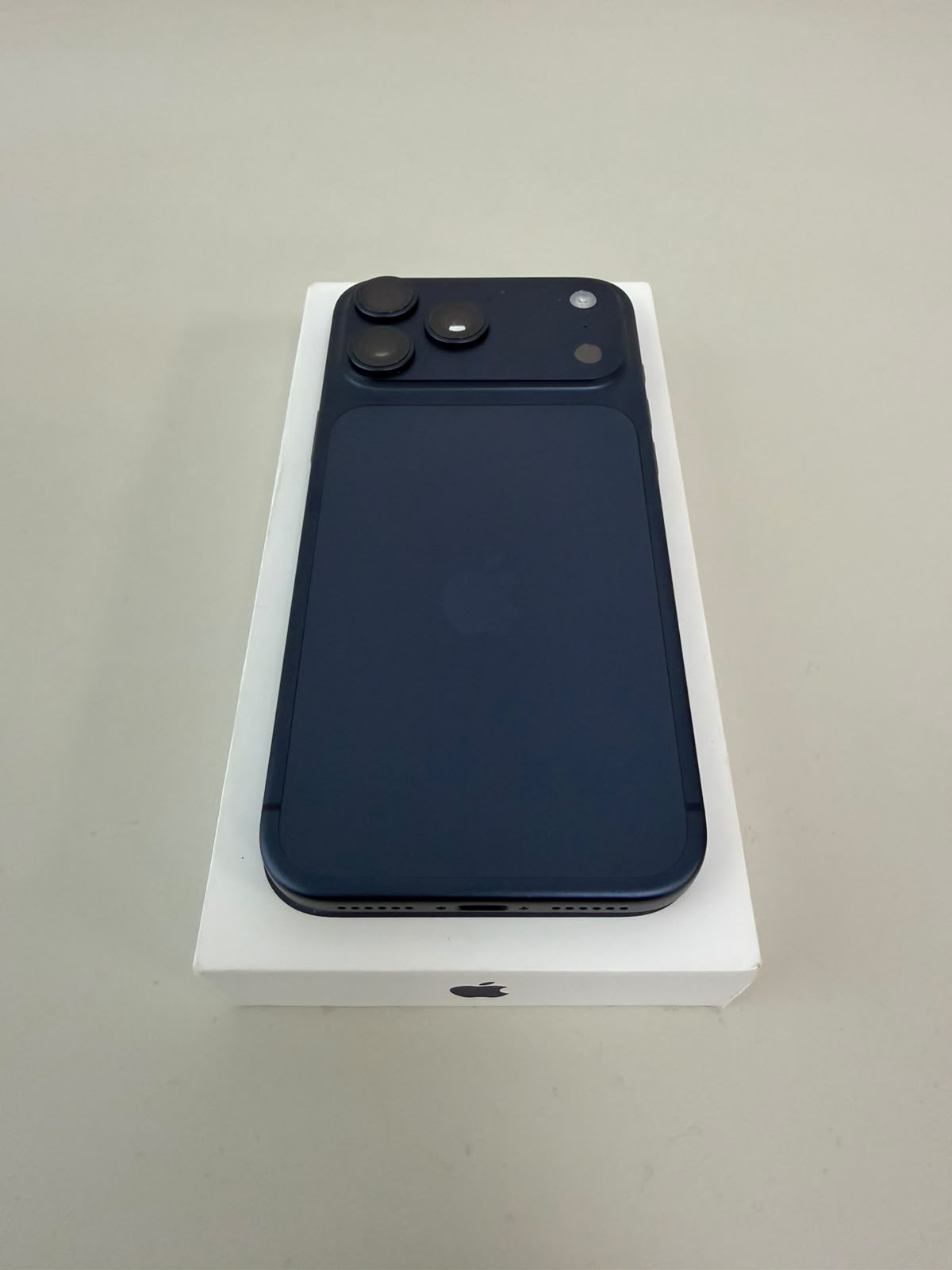 iPhone 17 Pro Max 256GB Azul - Openbox